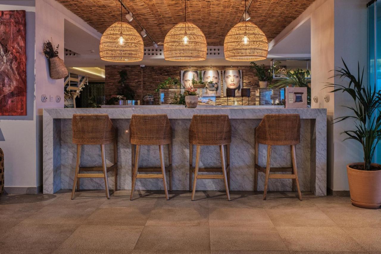 Me Ibiza - The Leading Hotels Of The World Санта-Еулалія-дель-Ріо Екстер'єр фото