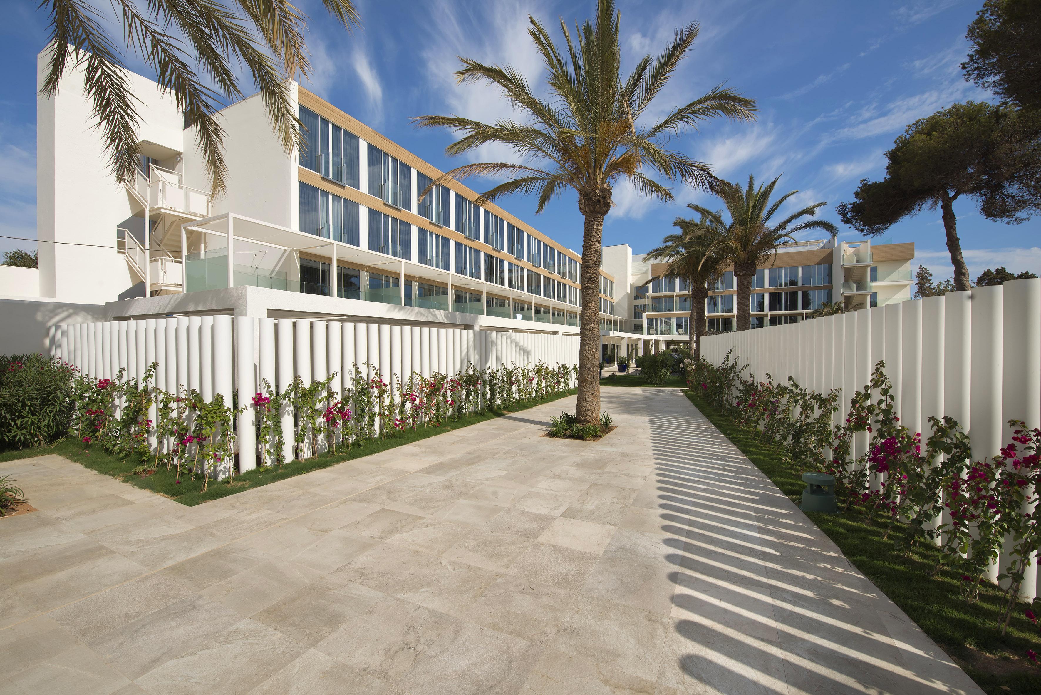 Me Ibiza - The Leading Hotels Of The World Санта-Еулалія-дель-Ріо Екстер'єр фото