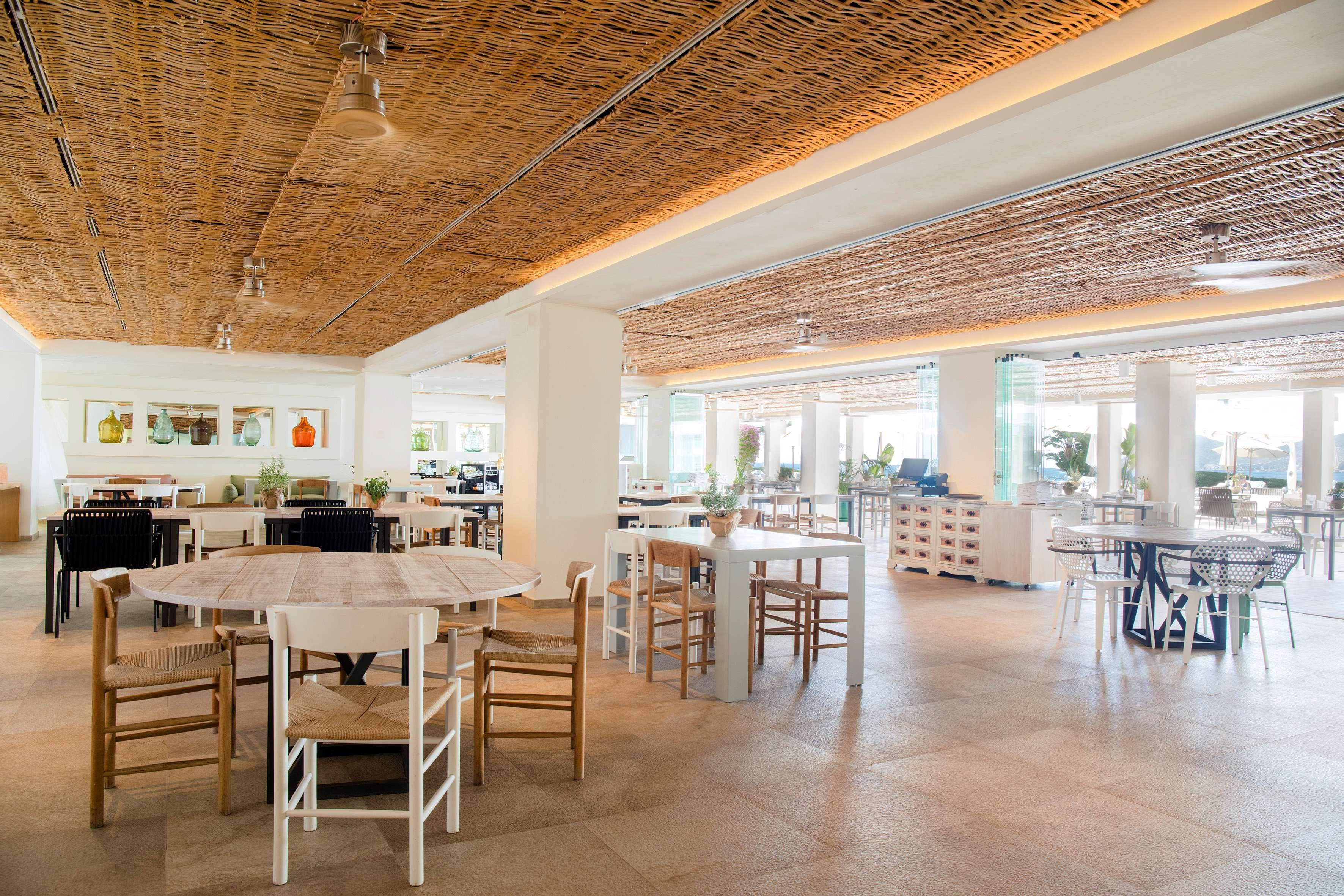 Me Ibiza - The Leading Hotels Of The World Санта-Еулалія-дель-Ріо Екстер'єр фото