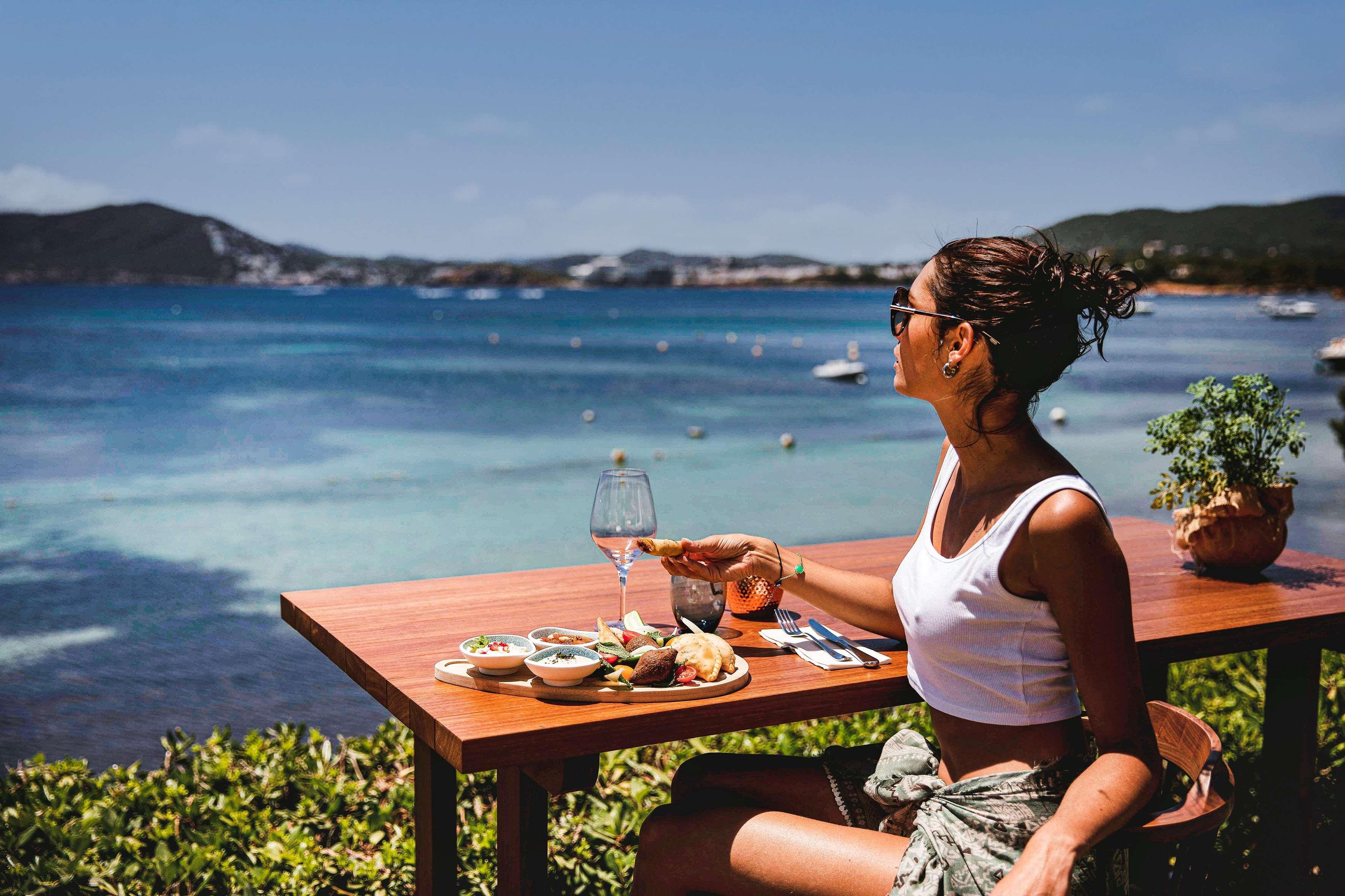 Me Ibiza - The Leading Hotels Of The World Санта-Еулалія-дель-Ріо Екстер'єр фото